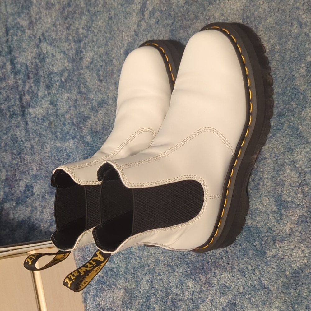 Dr. Martens platform Chelsea